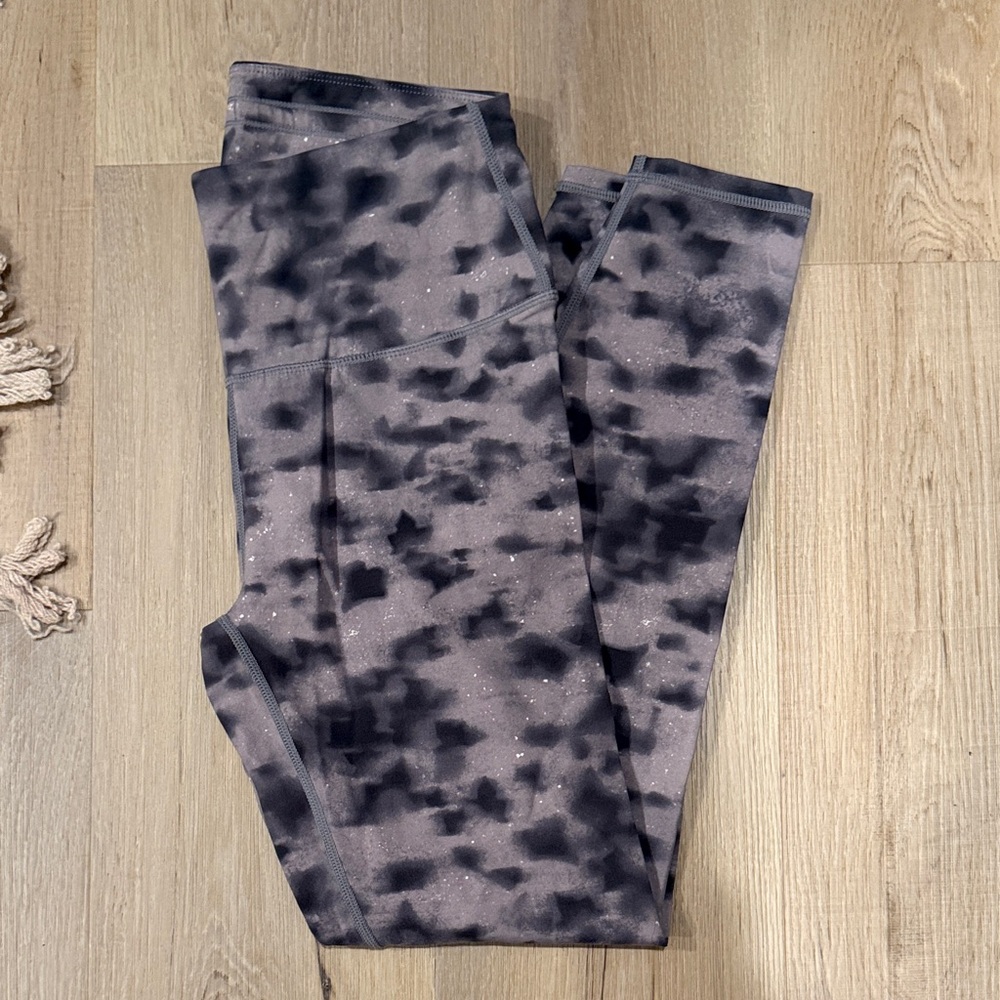 Varley Monochrome Tie-Dye Leggings